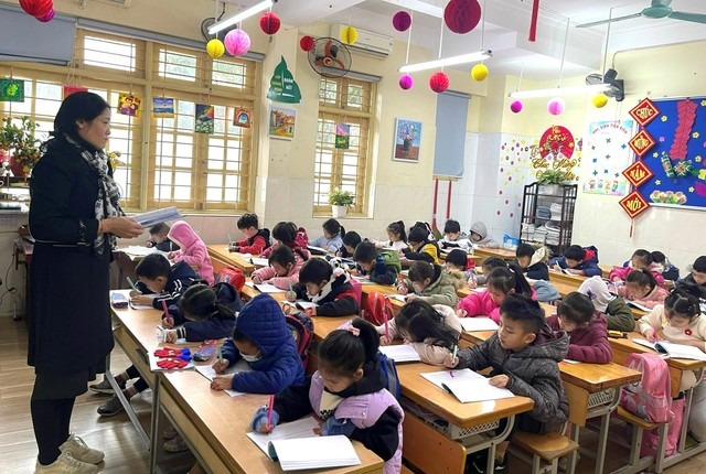 phu huynh noi bi dong tro tay khong kip vi lich thoi tiet 6h sang co quan chuc nang noi gi 