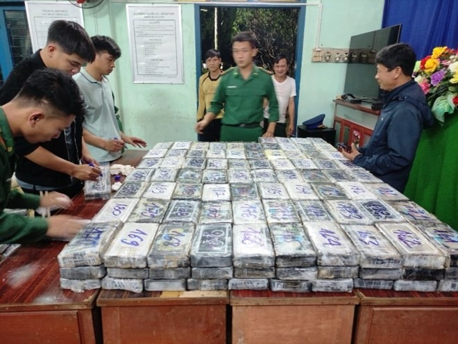 vu gan 300 kg ma tuy tri gia 1 300 ty dat vao bo bien quang ngai chi dao nong 