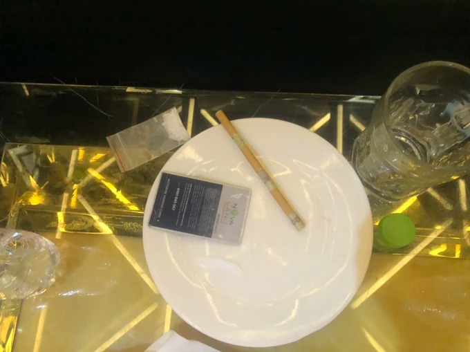 tp hcm bat 7 dan choi to chuc phe ma tuy o nha hang 3