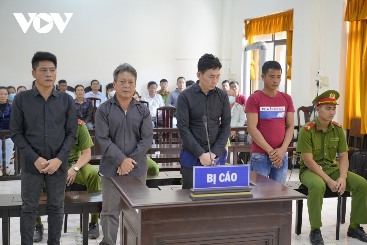 dua tau qua vung bien nuoc ngoai danh bat trai phep 4 ngu dan linh 23 nam tu