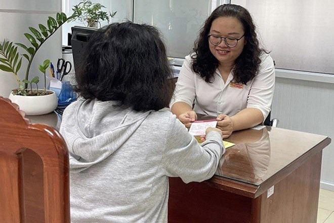 tin nguoi tinh gui tang 1 trieu usd nguoi phu nu suyt mat hang chuc trieu dong