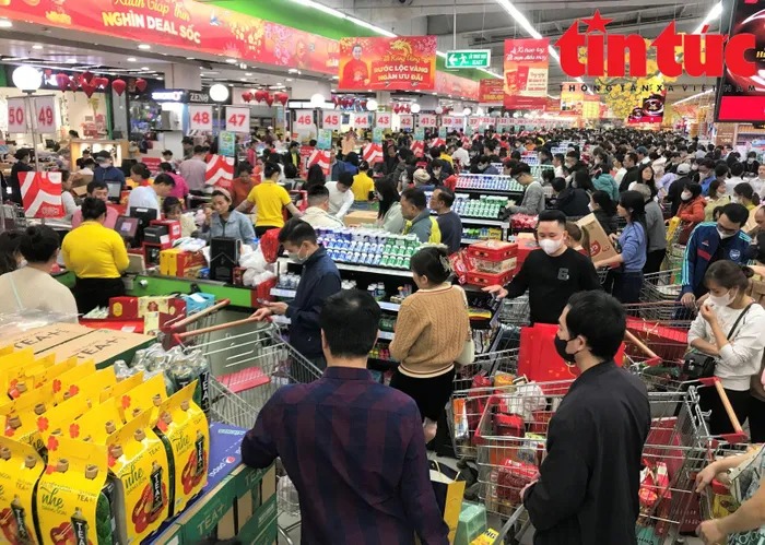nguoi ha noi di sam tet ngay nang am sieu thi dong 22nghet tho22 nhung ngay cuoi nam 11