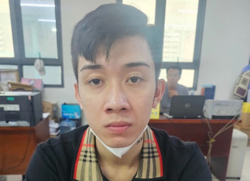 tron na duoc hon 1 nam nam thanh nien bi bat khi di mua sam tet tron na duoc hon 1 nam nam thanh nien bi bat khi di mua sam tet