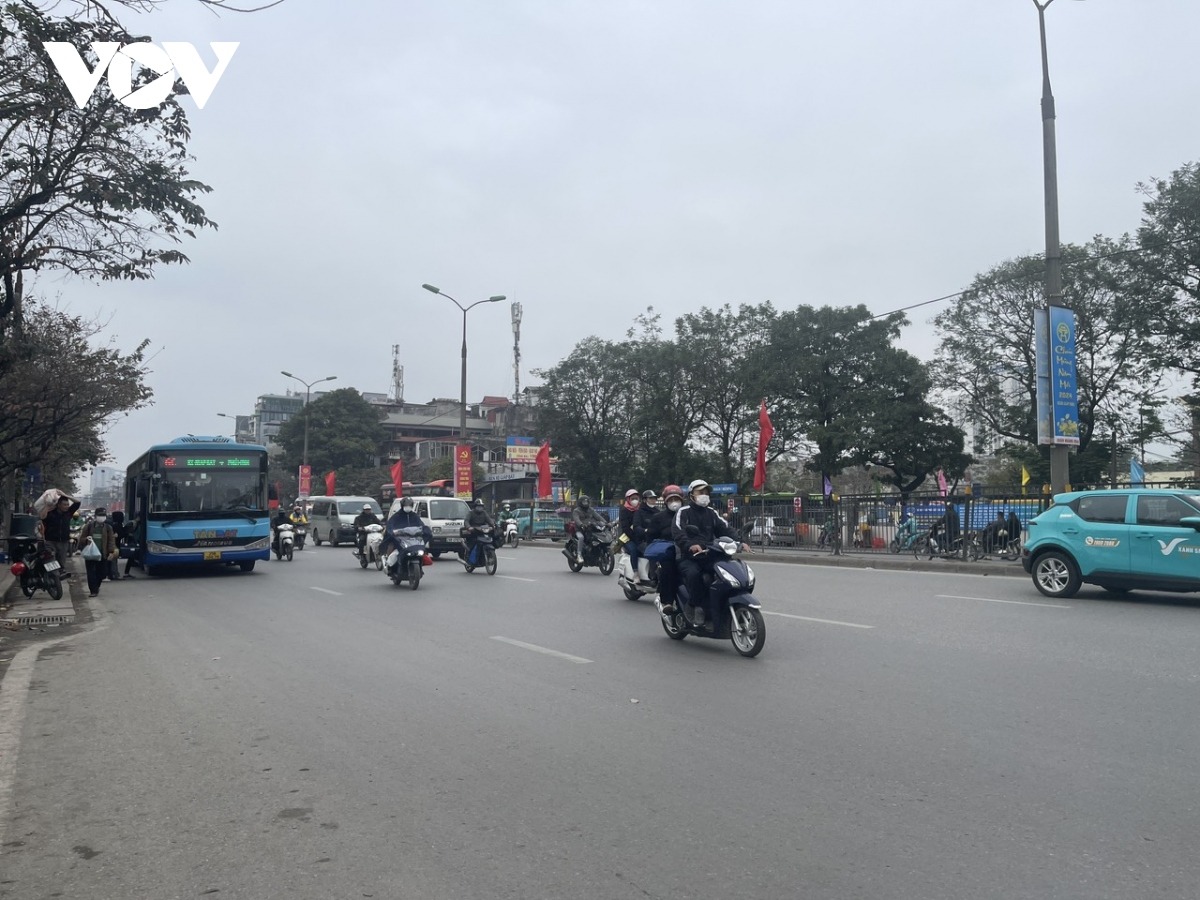 hiem thay o ha noi 28 tet ben xe diu hiu duong pho thong thoang 1