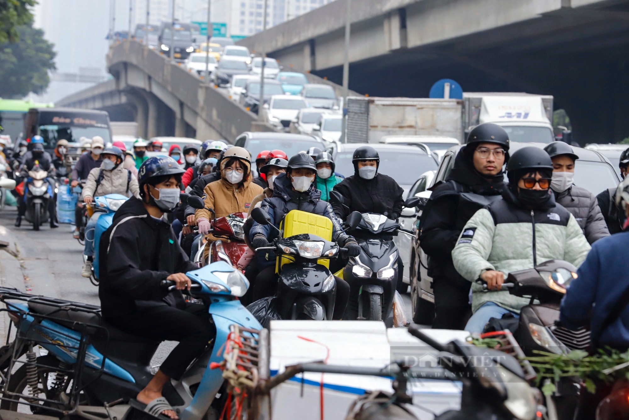 hiem thay o ha noi 28 tet ben xe diu hiu duong pho thong thoang 15