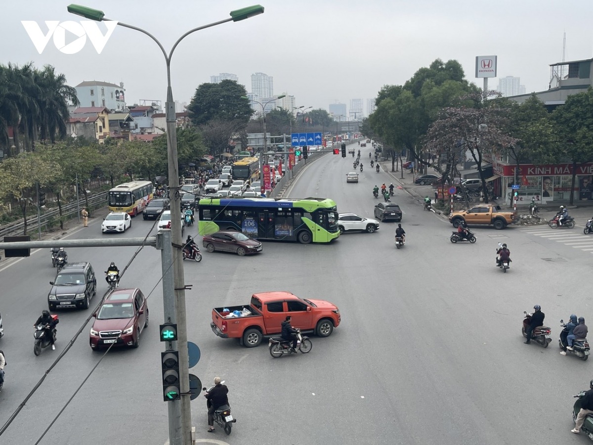hiem thay o ha noi 28 tet ben xe diu hiu duong pho thong thoang 4