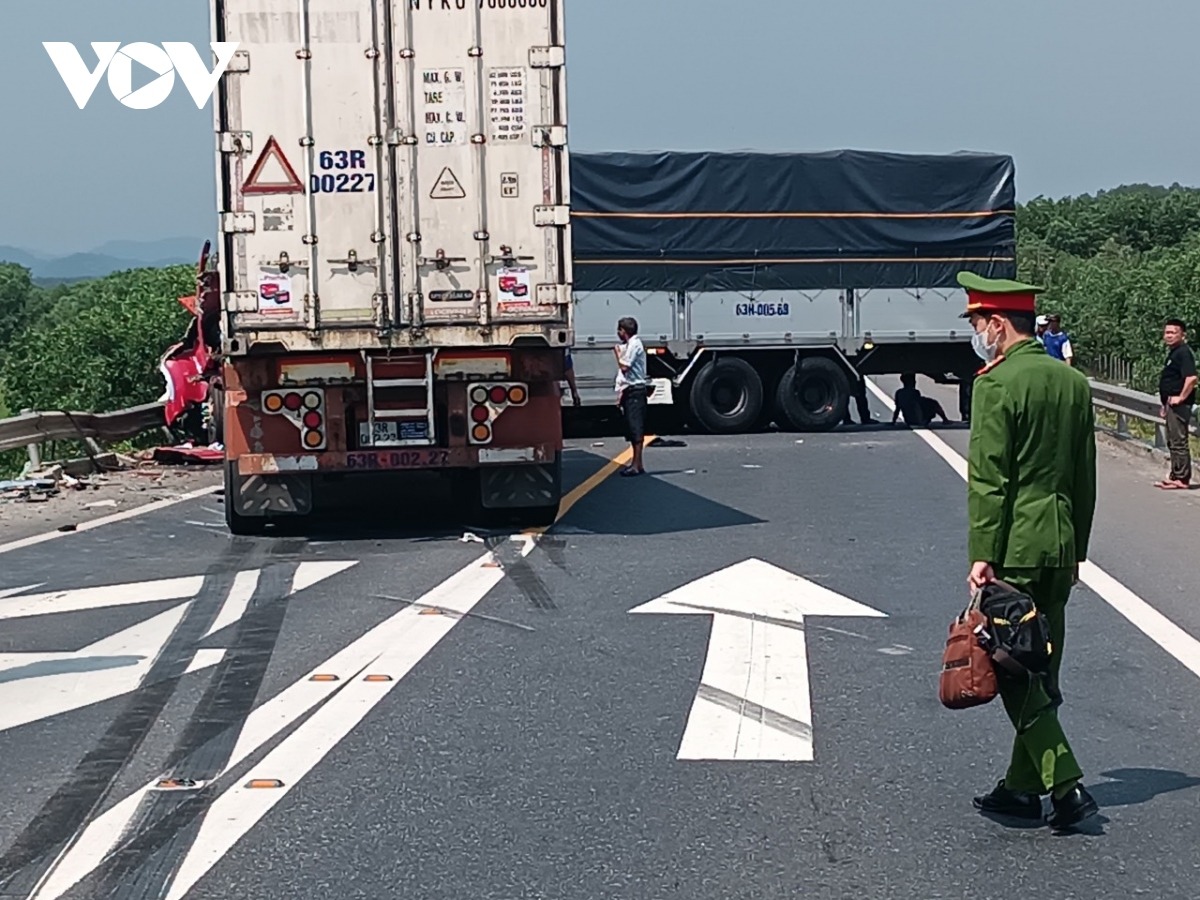 vu tai nan tham khoc tren cao toc cam lo la son 3 nguoi thuong vong danh tinh cac nan nhan 2