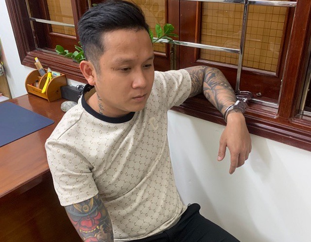 doi tuong truy na bi bat khi dang than nhien lai rai trong quan nhau