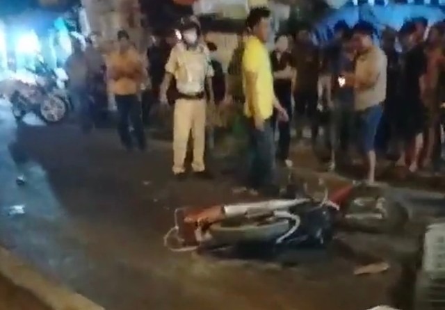 tren duong di lay hang tai cho dau moi nguoi phu nu gap tai nan tu vong thuong tam