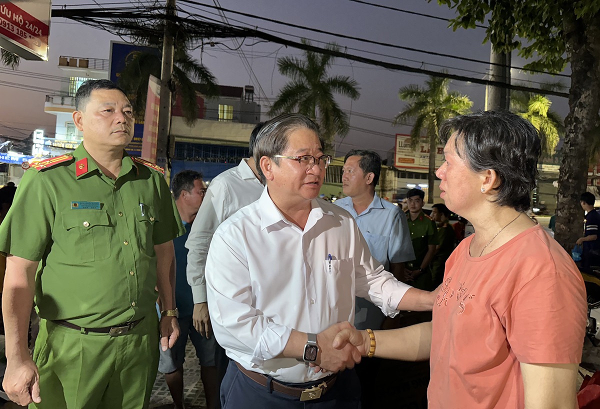 vu chay garage o to lon nhat can tho uoc tinh thiet hai khoang 10 ty dong 3 vu chay garage o to lon nhat can tho uoc tinh thiet hai khoang 10 ty dong 3
