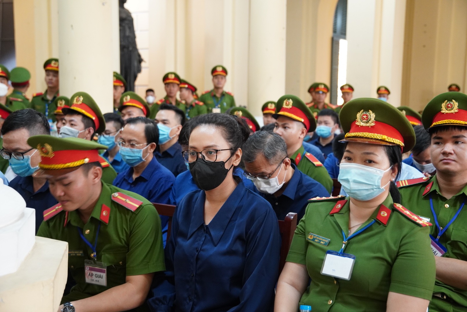 hinh anh moi nhat cua bi cao truong hue van tai toa trong vu van thinh phat 3