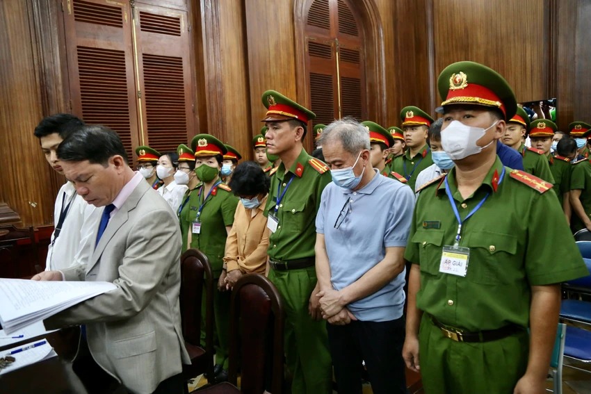 hinh anh moi nhat cua bi cao truong hue van tai toa trong vu van thinh phat 4