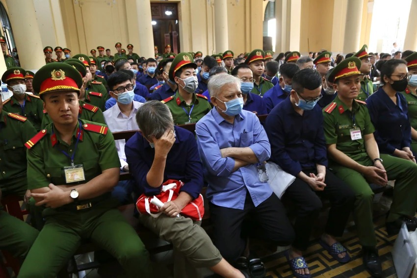 hinh anh moi nhat cua bi cao truong hue van tai toa trong vu van thinh phat 5