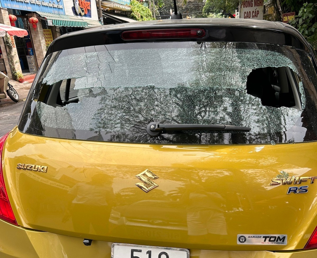 gan 20 nha dan song sat san bay tan son nhat lien tuc bi trung bi sat 3