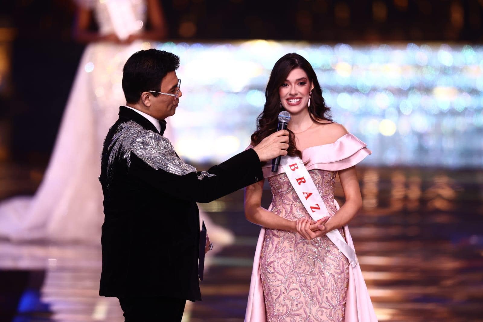 nguoi dep cong hoa sec dang quang hoa hau the gioi 2024 viet nam lot top 40 4 nguoi dep cong hoa sec dang quang hoa hau the gioi 2024 viet nam lot top 40 4