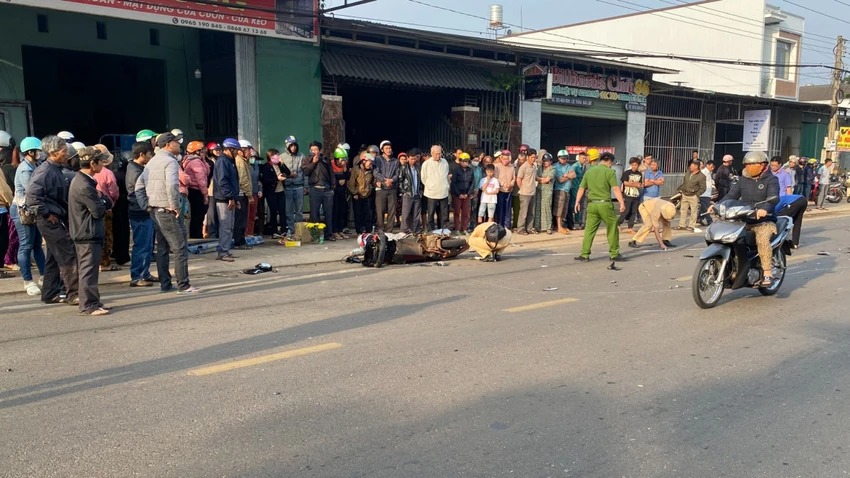 xe tai va xe may doi dau nguoi phu nu tu vong tai cho