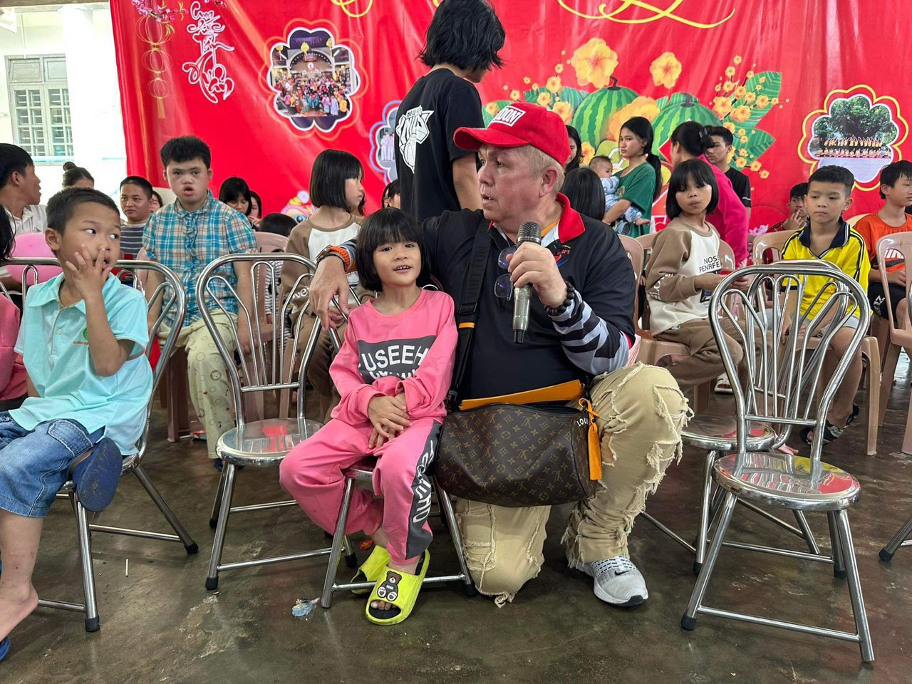 eric-nguyen-nguoi-con-lai-mo-coi-va-hanh-trinh-gieo-mam-yeu-thuong