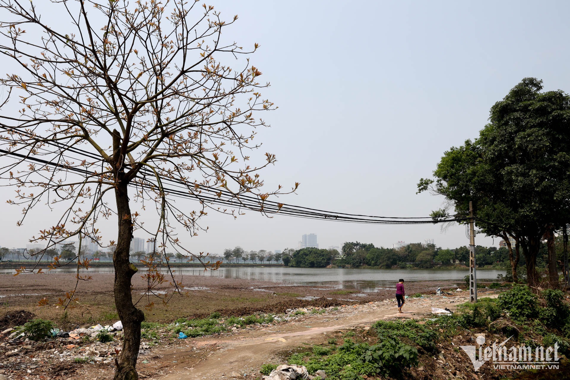vi sao nhieu ao dam ven ho tay can tro day boc mui tanh kho ngui 8