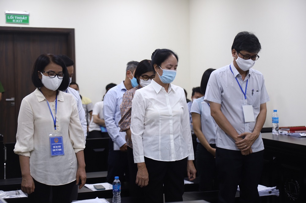 tuyen phat ong tran phuong binh cuu tong giam doc ngan hang dong a them 10 nam tu