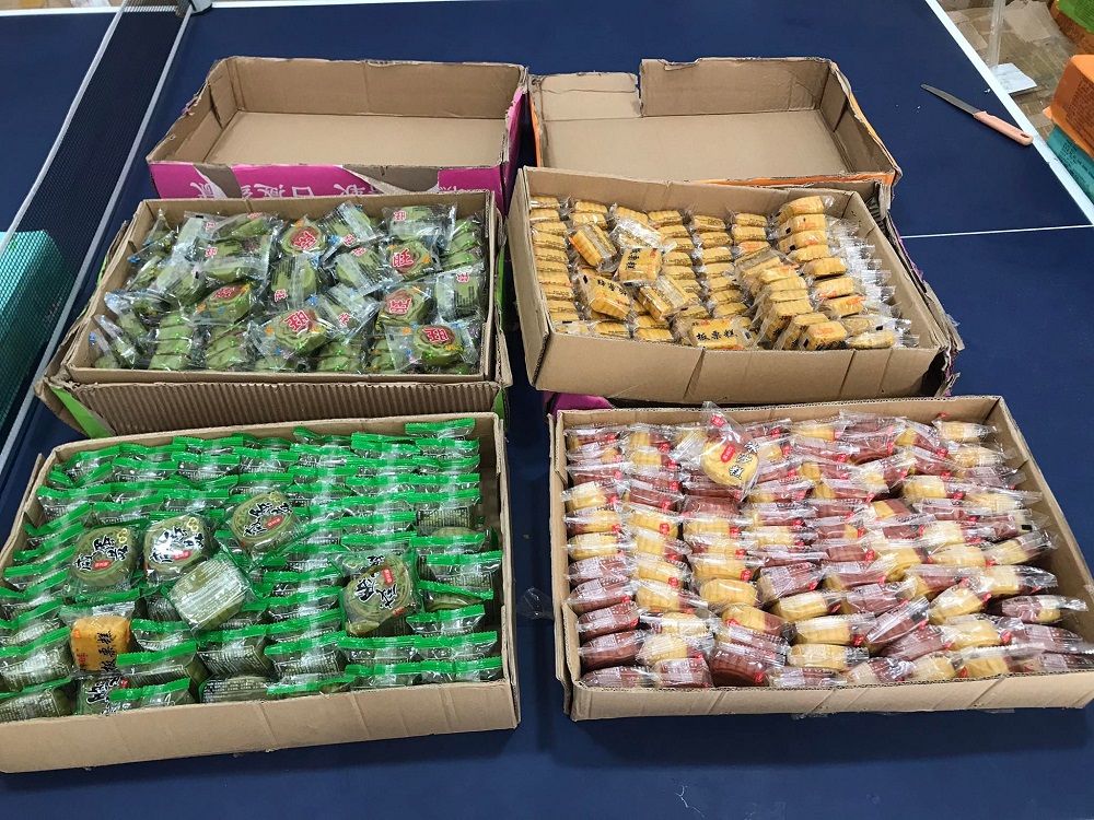 nguoi dan ong nhap ca lo banh trung thu trung quoc ve ha noi tieu thu chi vi dieu nay nguoi dan ong nhap ca lo banh trung thu trung quoc ve ha noi tieu thu chi vi dieu nay