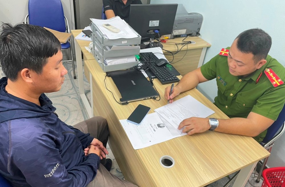 tong tien ban gai bang clip nong nam thanh nien doi mat muc an nao tong tien ban gai bang clip nong nam thanh nien doi mat muc an nao