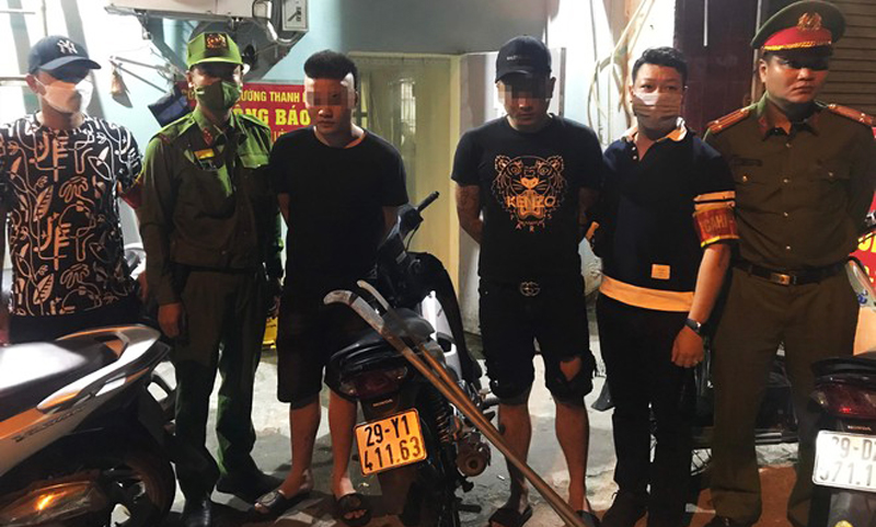 to cong tac 141 hoa trang vay bat nhom doi tuong mang hung khi gay mat trat tu cong cong 1