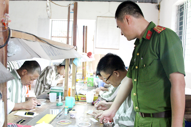 ga lai xe bat tri va giot nuoc mat mong ngay hoan luong