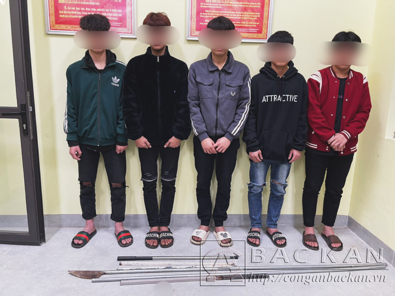 ngan chan nhom hoc sinh giai quyet mau thuan tren facebook bang hung khi tu che ngan chan nhom hoc sinh giai quyet mau thuan tren facebook bang hung khi tu che