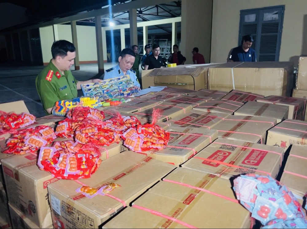 thu giu hon 66 000 san pham do choi tre em va thuc pham mua gom troi noi tren thi truong 3 thu giu hon 66 000 san pham do choi tre em va thuc pham mua gom troi noi tren thi truong 3
