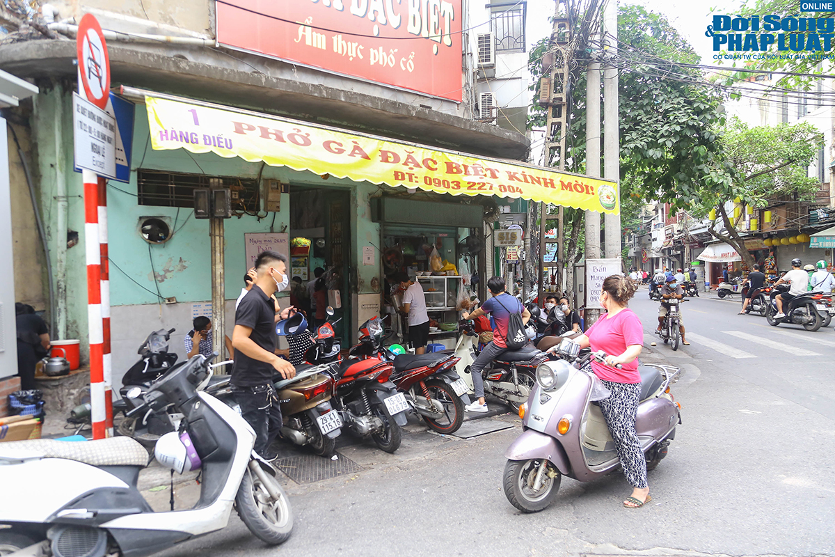 hang quan mo cua tro lai dspl 13