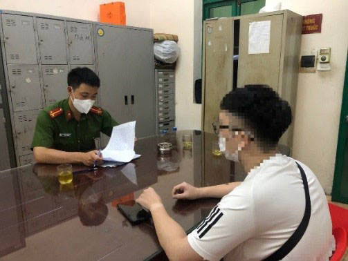 bia chuyen phuong trung hoa khong co chot nao nam thanh nien bi xu phat dspl 1 bia chuyen phuong trung hoa khong co chot nao nam thanh nien bi xu phat dspl 1