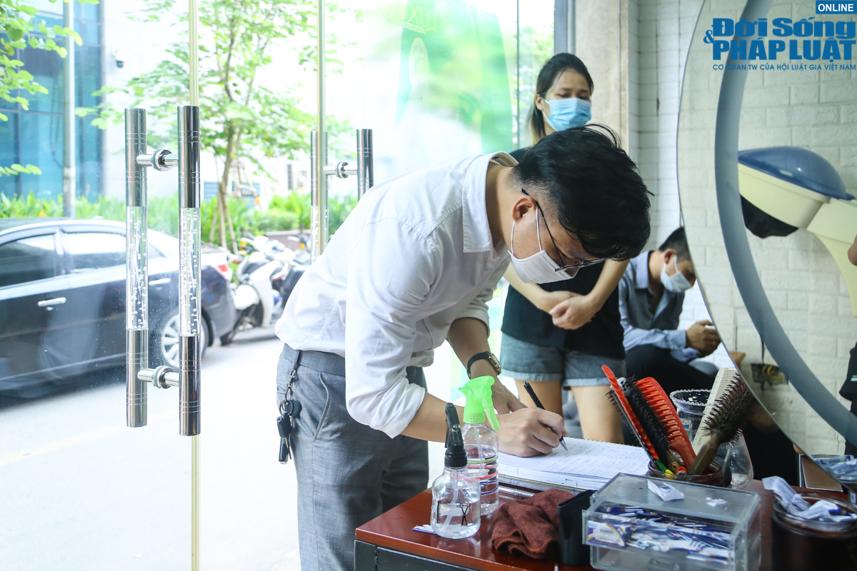 chu tiem cat toc ha noi vui mung vi duoc mo cua tro lai dspl 1 17 chu tiem cat toc ha noi vui mung vi duoc mo cua tro lai dspl 1 17