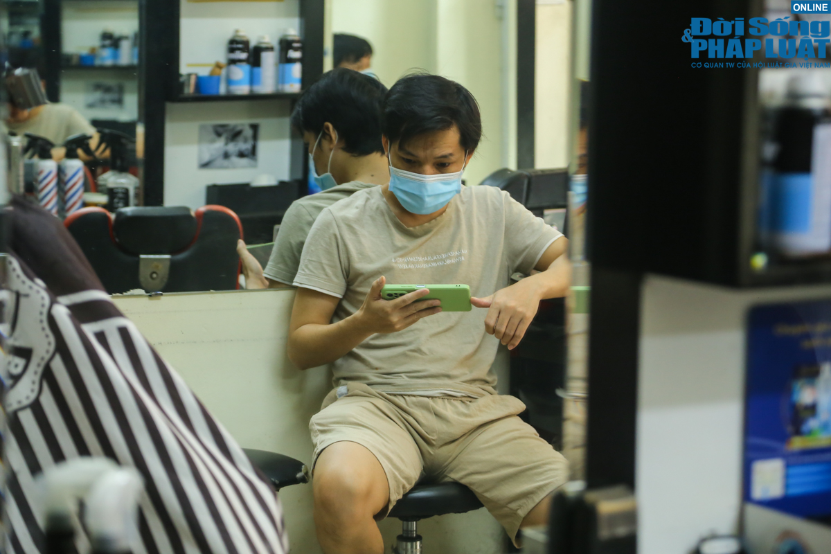chu tiem cat toc ha noi vui mung vi duoc mo cua tro lai dspl 1 4 chu tiem cat toc ha noi vui mung vi duoc mo cua tro lai dspl 1 4