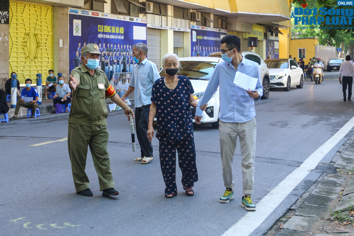 nguoi dan ha noi tiem mui 2 vero cell 2
