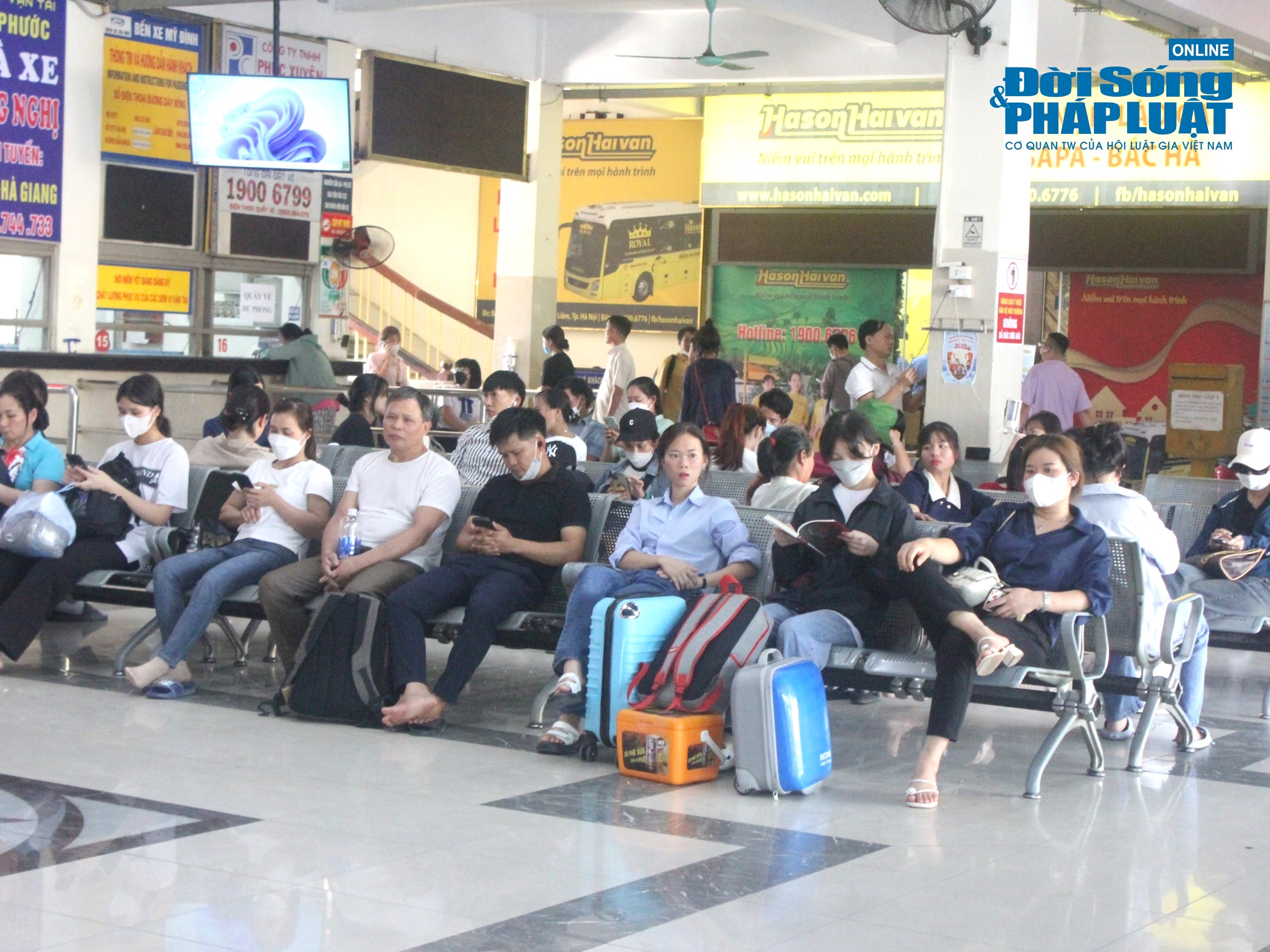 nguoi dan hoi ha ve que nghi le quoc khanh duoi cai nang gay gat cua ha noi dspl 81 nguoi dan hoi ha ve que nghi le quoc khanh duoi cai nang gay gat cua ha noi dspl 81