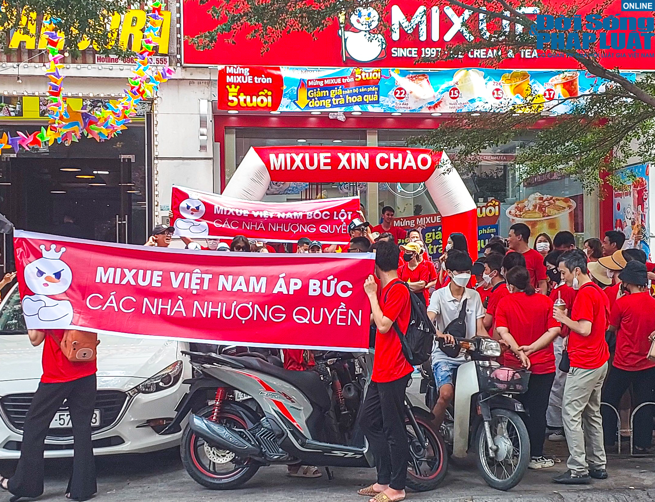 mixue im lang chu dau tu nhuong quyen tiep tuc cang bang ron doi quyen loi mixue im lang chu dau tu nhuong quyen tiep tuc cang bang ron doi quyen loi