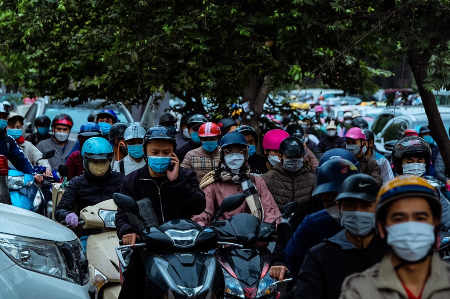 ha noi tro lanh nguoi dan ra duong co ro trong nhieu lop ao am3 ha noi tro lanh nguoi dan ra duong co ro trong nhieu lop ao am3