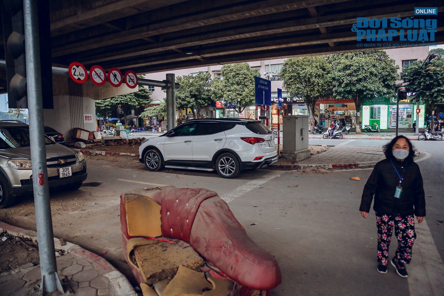 ha noi cau vom sat vuot ho linh dam bien thanh noi do rac bai do o to1 ha noi cau vom sat vuot ho linh dam bien thanh noi do rac bai do o to1
