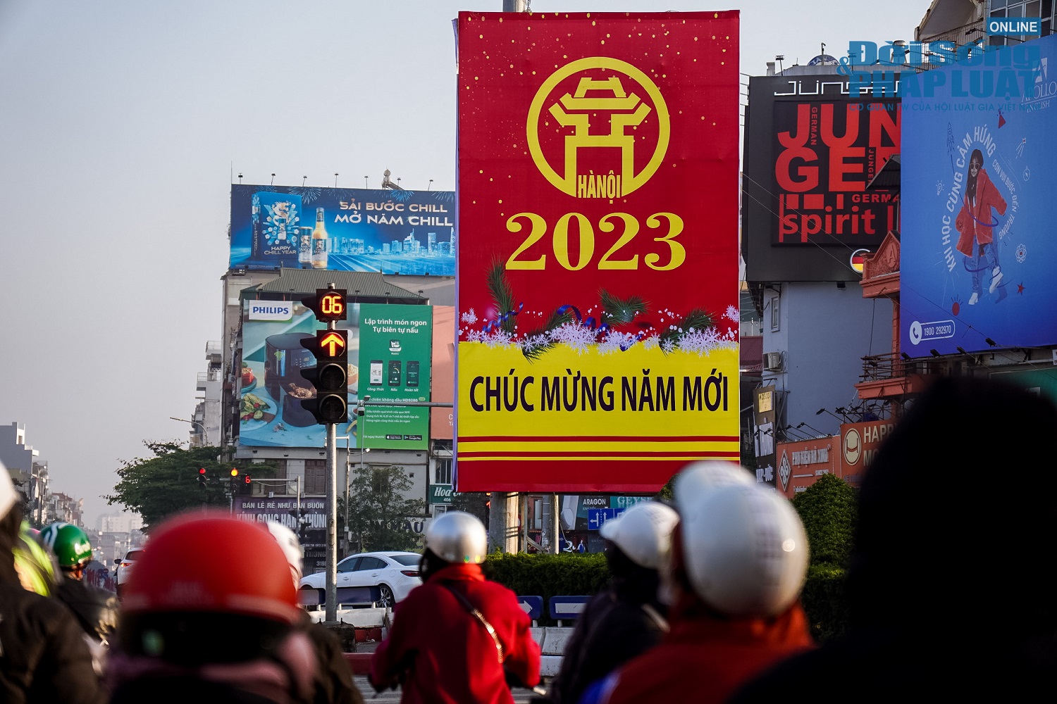 duong ha noi ruc ro sac do trong ngay dau tet duong lich 2023 14 duong ha noi ruc ro sac do trong ngay dau tet duong lich 2023 14