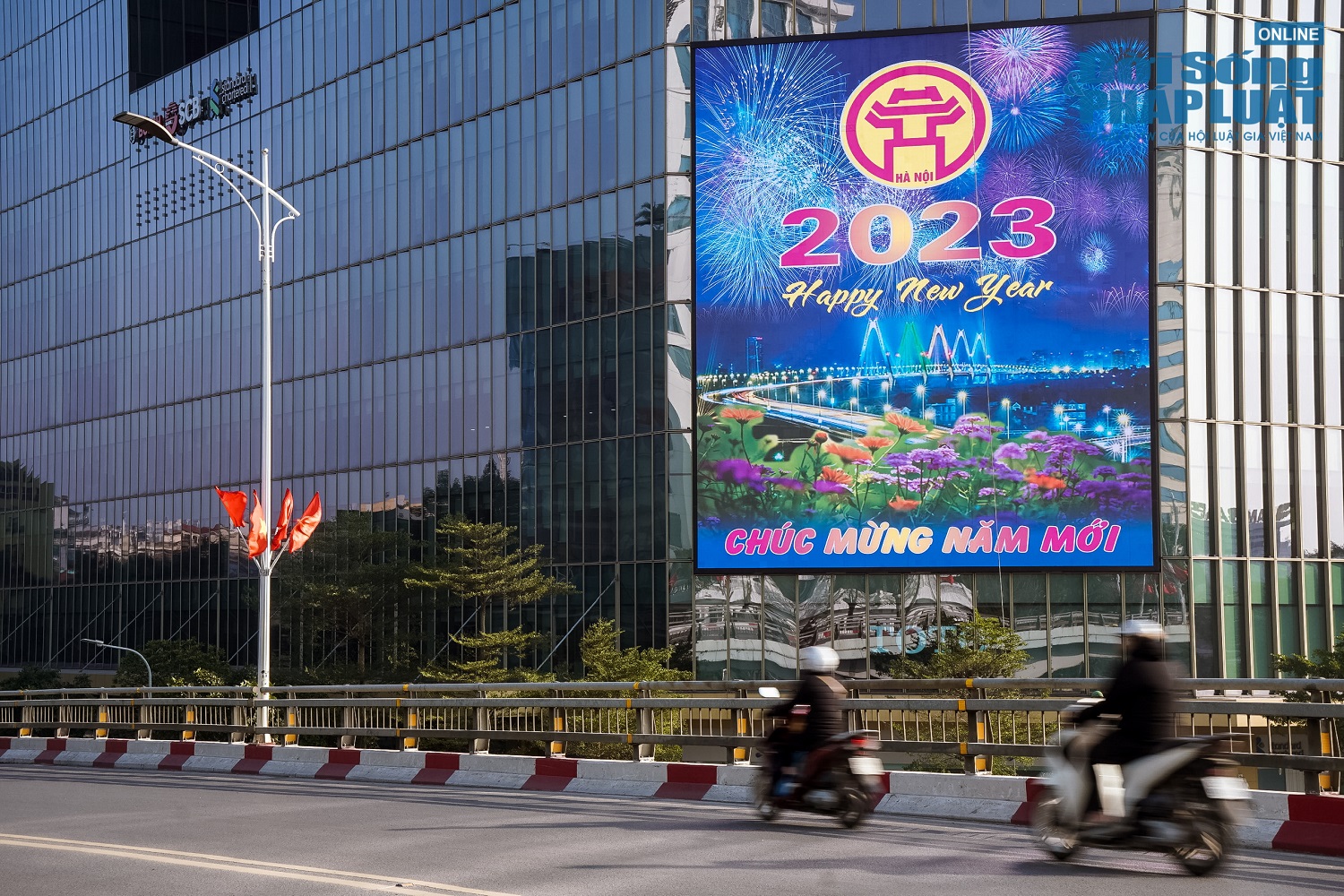 duong ha noi ruc ro sac do trong ngay dau tet duong lich 2023 5 duong ha noi ruc ro sac do trong ngay dau tet duong lich 2023 5