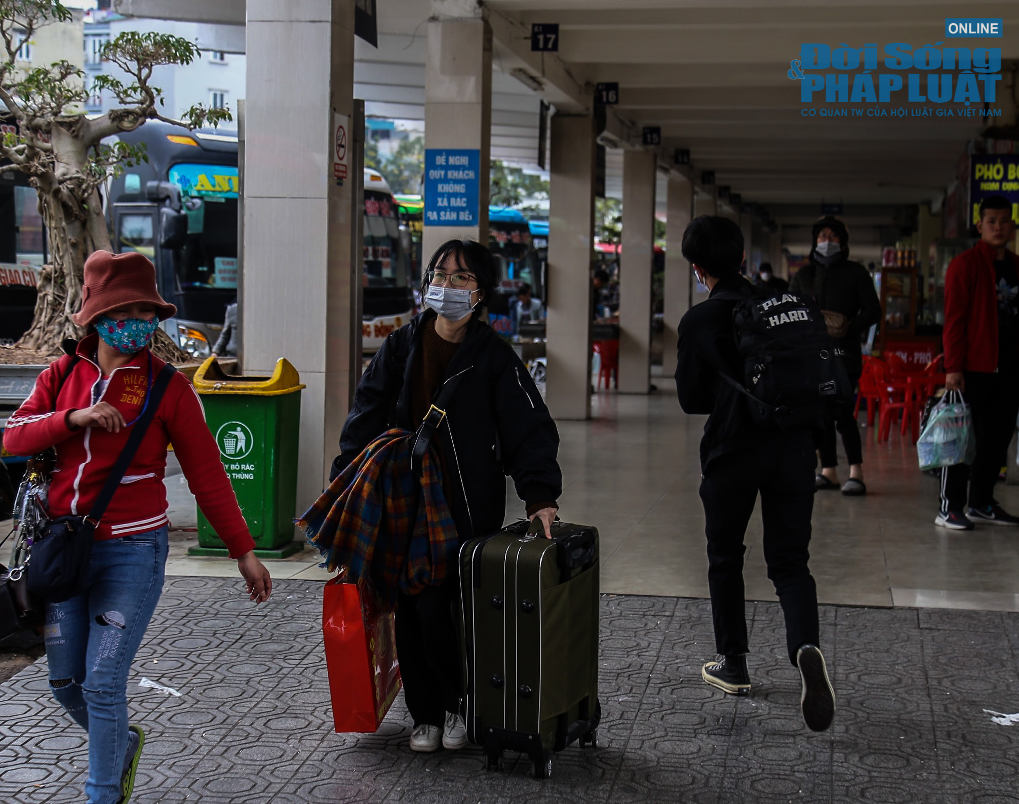 ha noi ben xe tap nap nguoi dan ve que don tet nguyen dan 2023 11 ha noi ben xe tap nap nguoi dan ve que don tet nguyen dan 2023 11