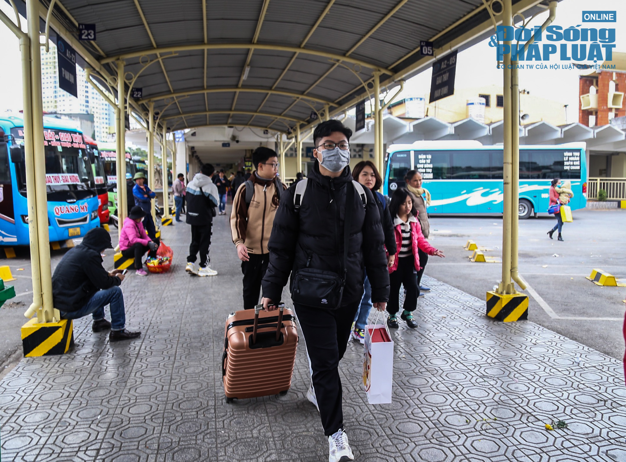 ha noi ben xe tap nap nguoi dan ve que don tet nguyen dan 2023 3 ha noi ben xe tap nap nguoi dan ve que don tet nguyen dan 2023 3
