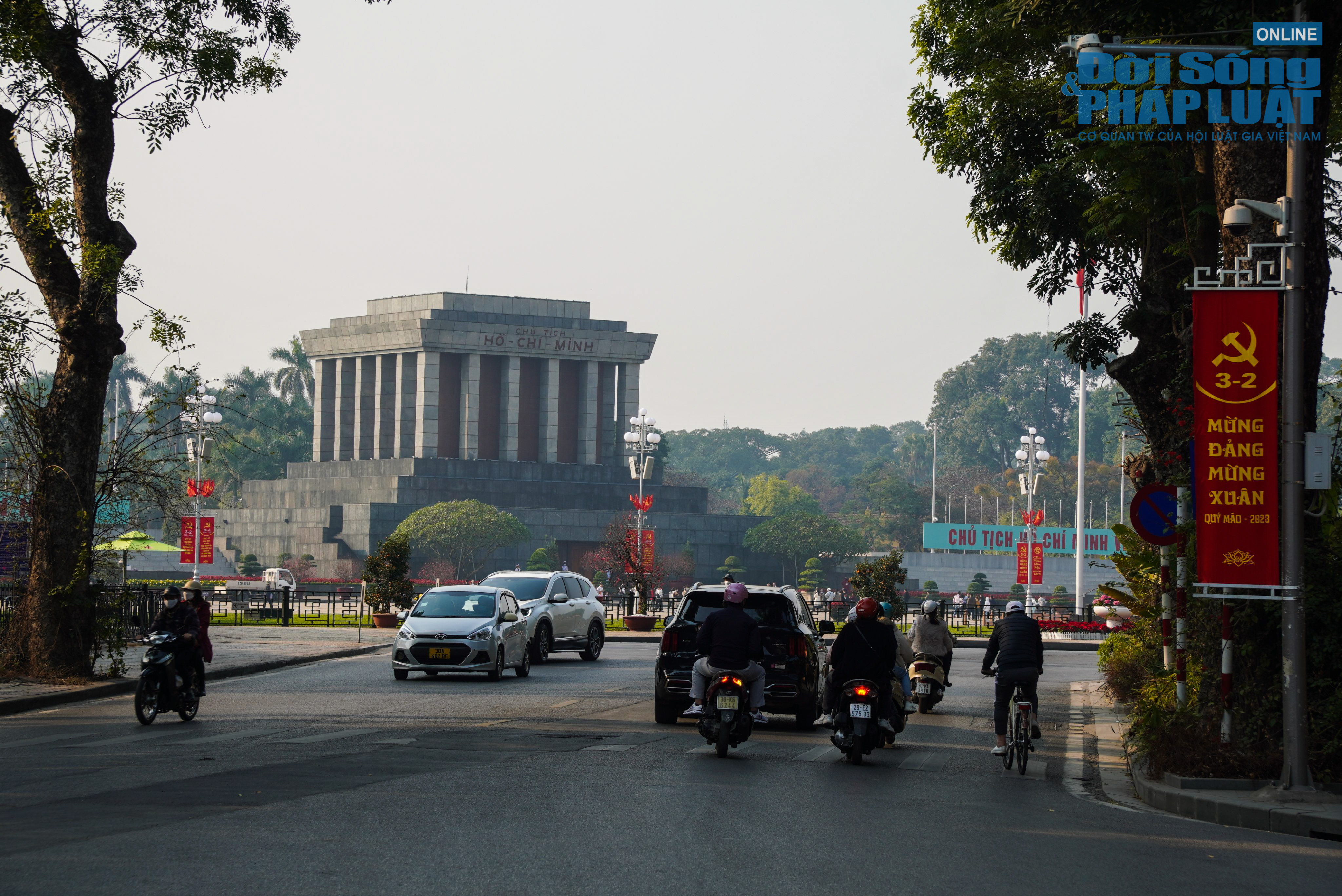 ha noi duong pho ngap tran sac do nhan ngay ki niem 93 nam thanh lap dang 2 ha noi duong pho ngap tran sac do nhan ngay ki niem 93 nam thanh lap dang 2