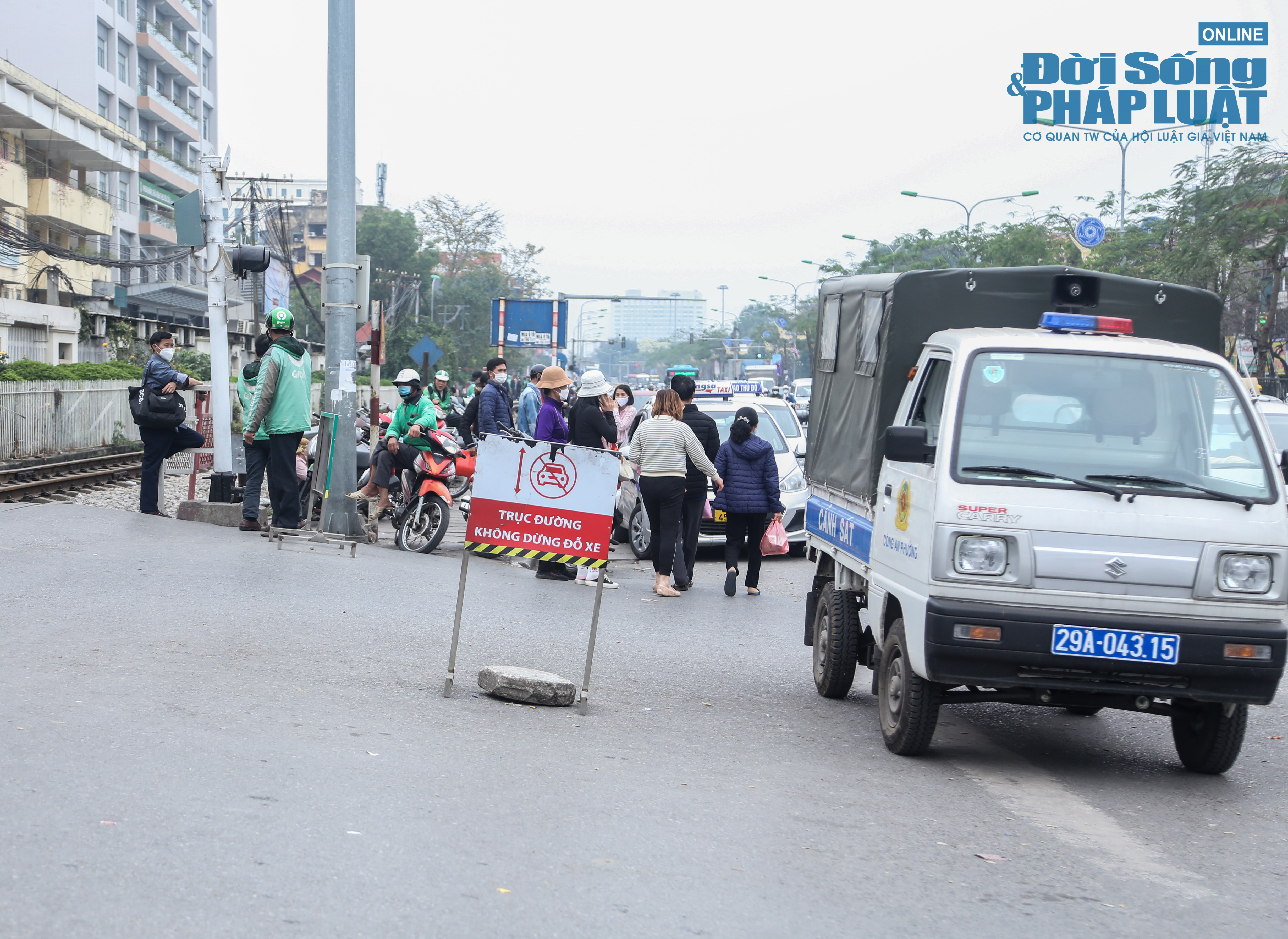 ha noi nhan nhan phuong tien giao thong dung do ben ngoai cong benh vien bach mai 5 ha noi nhan nhan phuong tien giao thong dung do ben ngoai cong benh vien bach mai 5