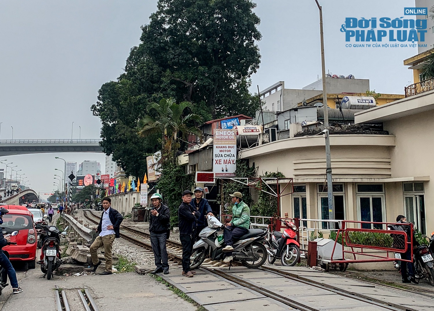 ha noi nhan nhan phuong tien giao thong dung do ben ngoai cong benh vien bach mai ha noi nhan nhan phuong tien giao thong dung do ben ngoai cong benh vien bach mai