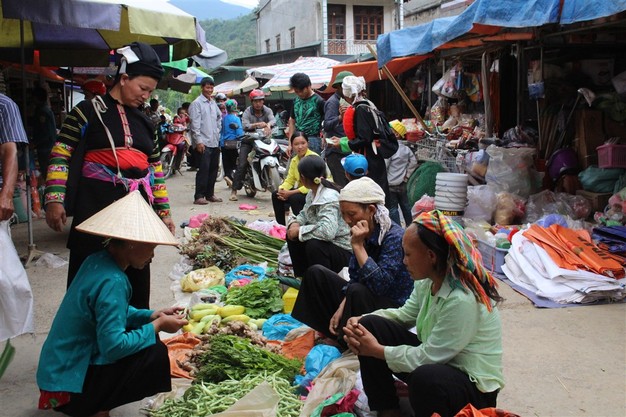 tu sang som cho da dong vui nhon nhip bay ban cac mat hang truyen thong anh cao bang dien tu tu sang som cho da dong vui nhon nhip bay ban cac mat hang truyen thong anh cao bang dien tu