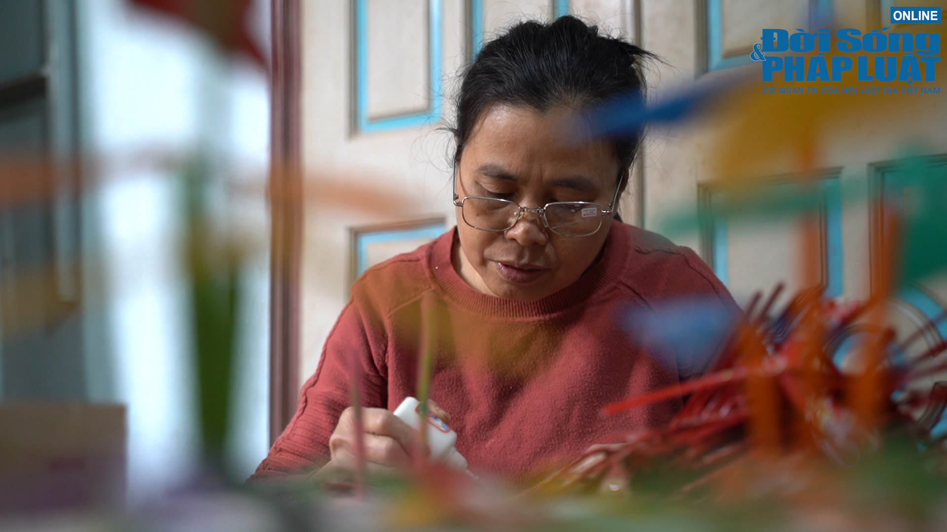 c019000131712still022 c019000131712still022