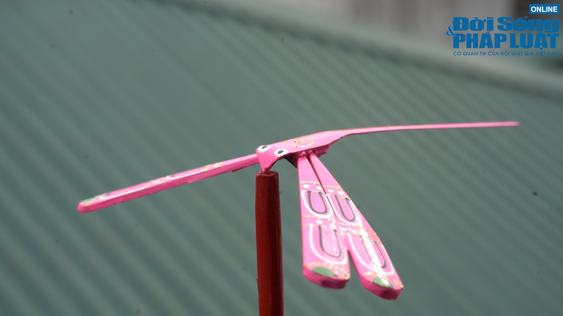 c019000215819still035 c019000215819still035