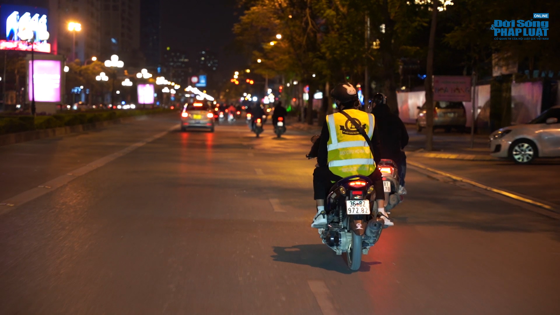 doi cuu ho xe may dong nhung thien than tham lang giua thu do1