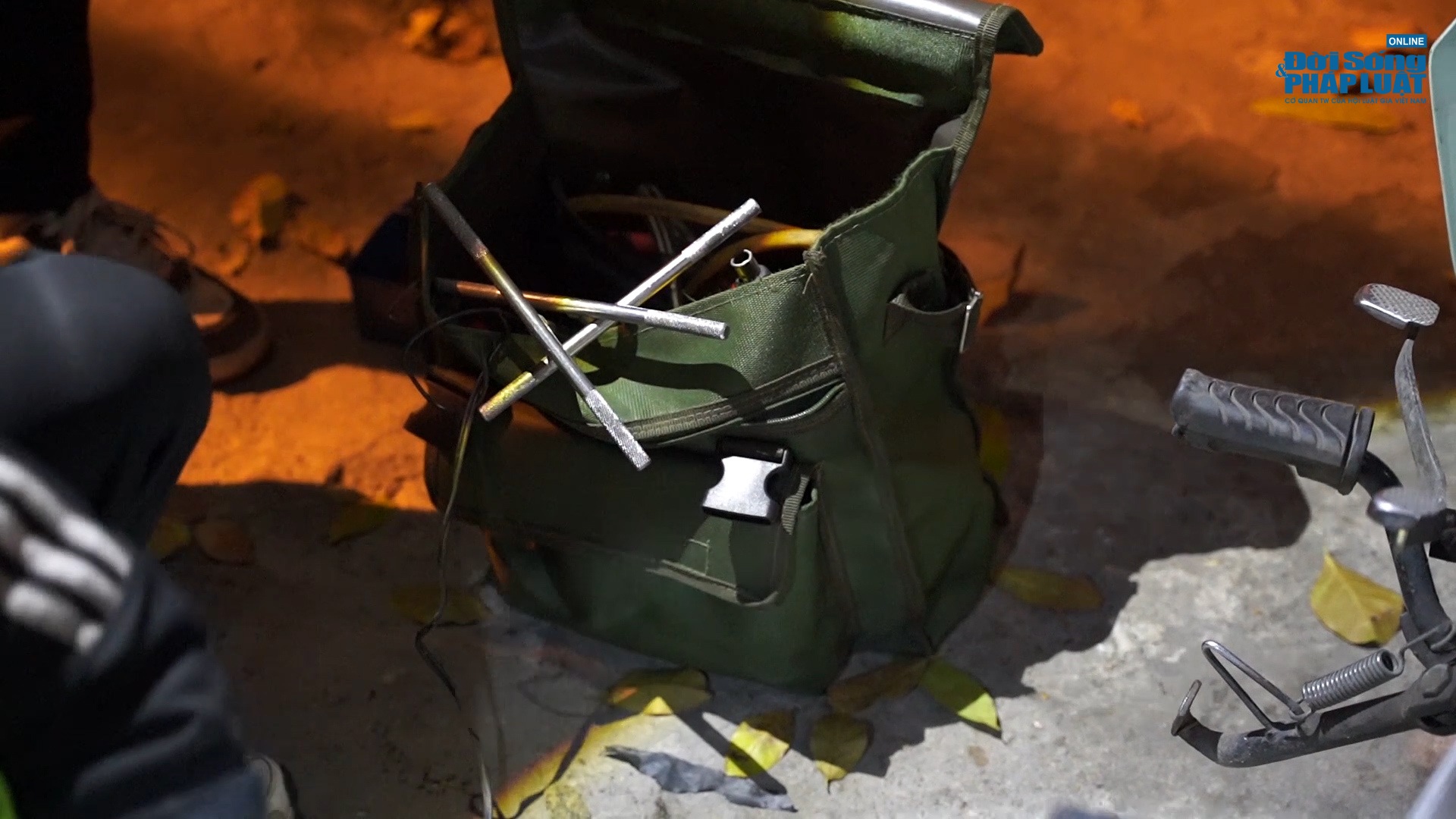 doi cuu ho xe may dong nhung thien than tham lang giua thu do13